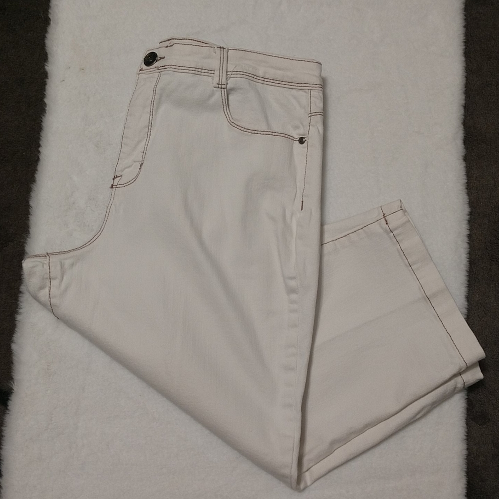Style & Co. Cream Jean Capris sz 16